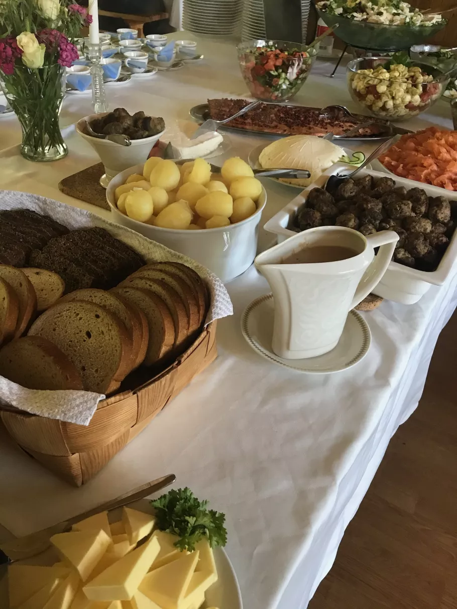 Tavola Catering juhlapöytä